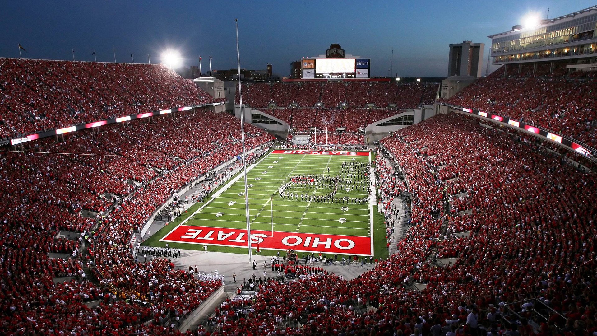 凯莉·麦基翁决赛冲线瞬间震撼全场，凯莉.麦基翁